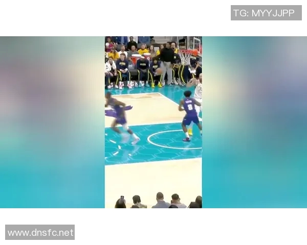 丝毫不留情面！小桥抛传助飞米勒平筐空接炸扣 再度打停爵士！